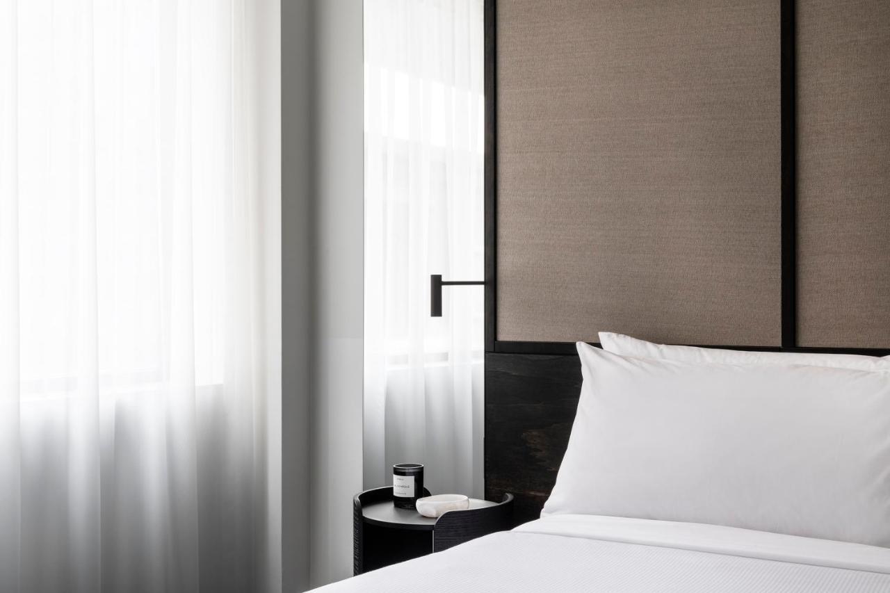 Lancemore Crossley St. Melbourne Dış mekan fotoğraf A bedroom at The Standard East Village